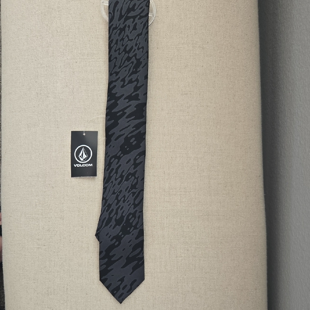 Volcom Black Slim Tie With Subtle Pattern - image 1